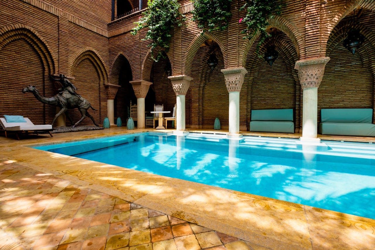 Sécurité Piscine : 15 Règles Essentielles pour des Vacances Sereines