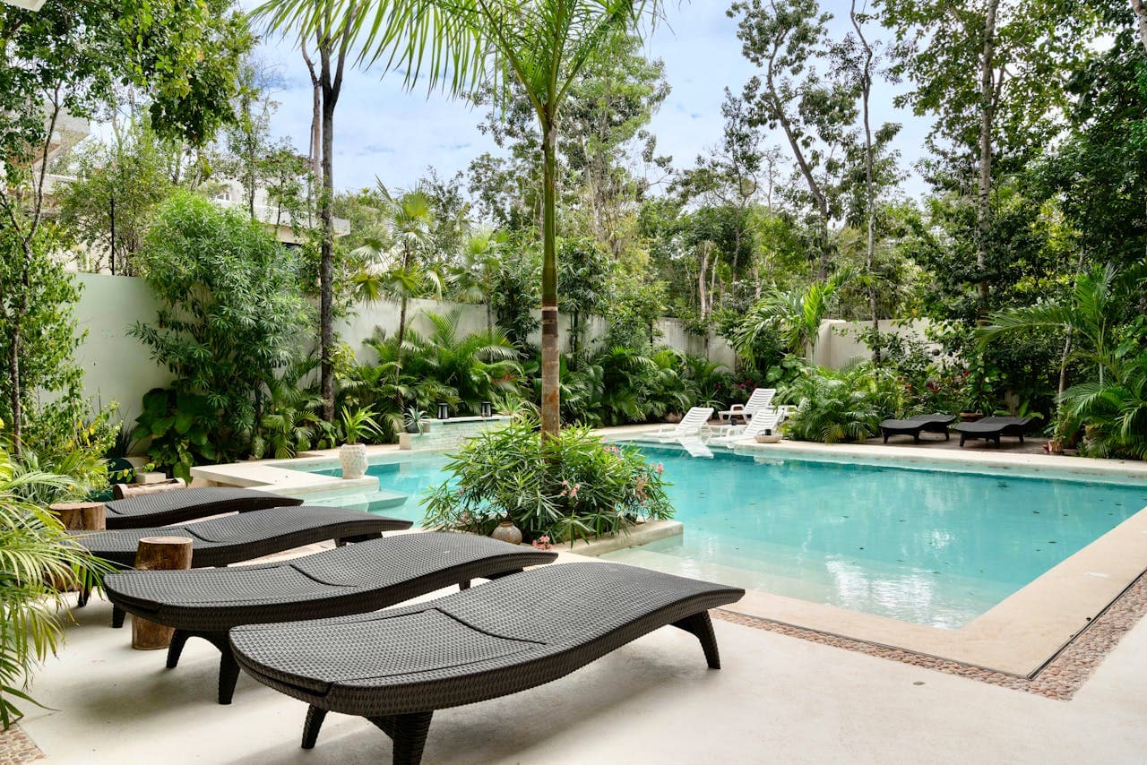 Choisir la Piscine Idéale : Guide d'Achat pour Propriétaires